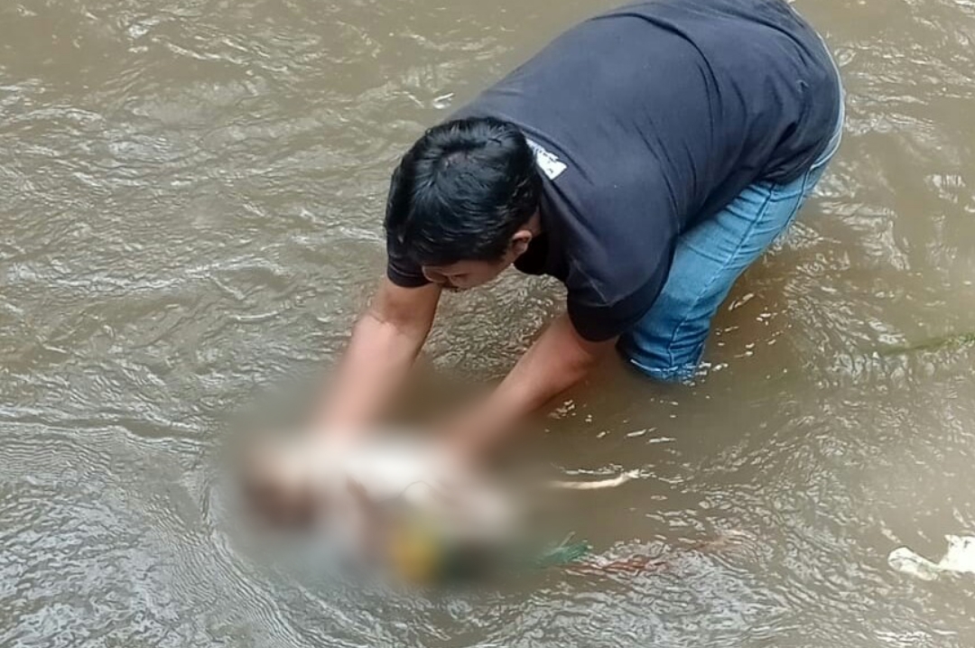 Temukan Jasad Bayi Laki - Laki  Mengapung di Sungai Saat Mancing