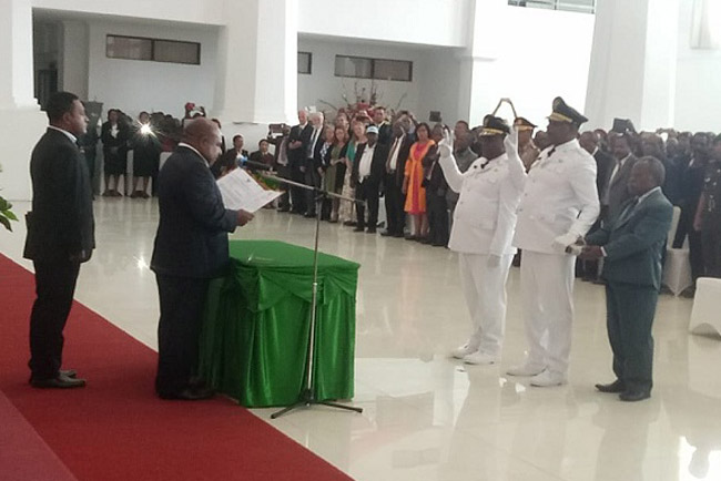 Gubernur Papua Lantik Bupati dan Wakil Bupati Paniai