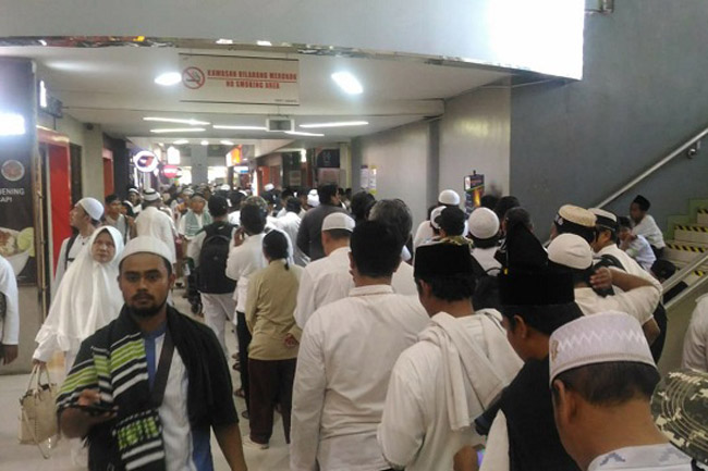 Peserta Reuni 212 Membludak, ke Toilet Pun Antri