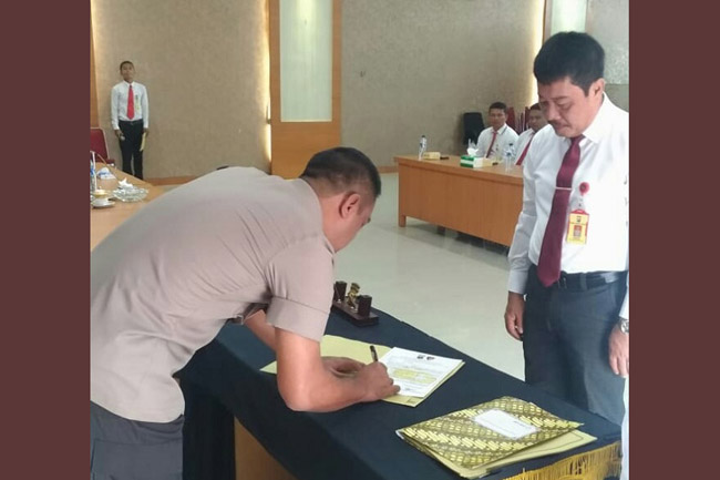 Satres Narkoba Tapanuli Selatan Tanda Tangani Komitmen Integritas