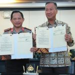 Kapolri-Kememsos Tandatangani Nota Kesepakatan Bersih KKN Kapolri-Kememsos Tandatangani Nota Kesepakatan Bersih KKN