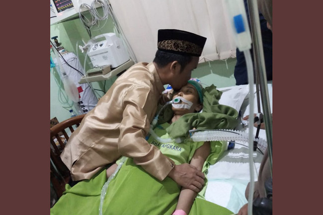 Istri Ustad Maulana Islam Itu Indah Meninggal Dunia