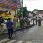 Bawaslu Cilacap dan Aparat Tertibkan Alat Peraga Kampanye Pemilu