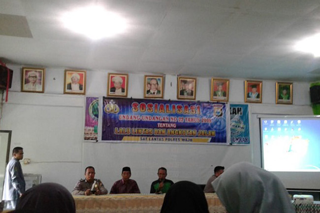 Sat Lantas Polres Wajo Sosialisasi Safety Riding di IAIA Sengkang