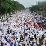 Jalan Sehat Relawan Roemah Djoeang Prabowo Sandi Putihkan Jakarta