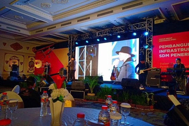 Aksi Anji Membius Fans di Aston Banyuwangi Dalam Gaya Hidup Wisata dan Kuliner