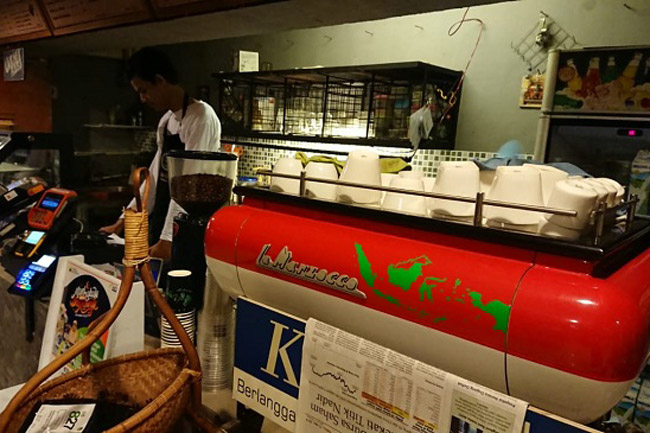 Ada Mesin Espresso La Marzocco Linea Classic di Baraja Coffee Cirebon