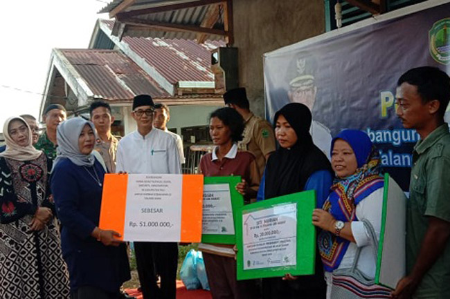 Korban Kebakaran di Talang Jawa Terima Berbagai Sumbangan