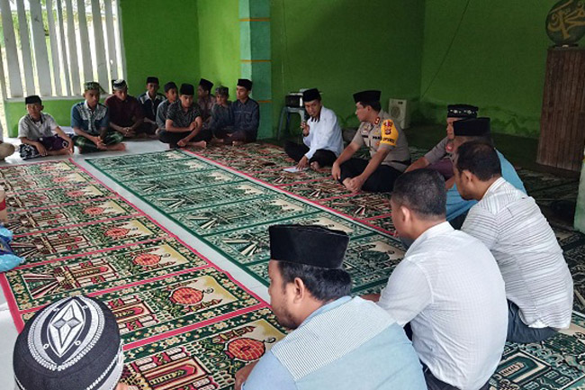 Safari Ramadhan Intelkam Polres Muna Sambangi Ponpes di Labunti