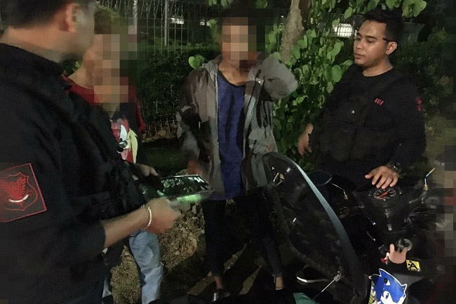Team Pemburu Preman Polres Jakbar Amankan 2 Pemuda Bawa Sajam