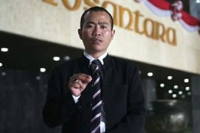 Kritik Terhadap Tokoh, Hanya Tokoh Tersebut Yang Berhak Membuat Laporan Apabila Merasa Terganggu. Oleh: Chandra Purna Irawan SH MH