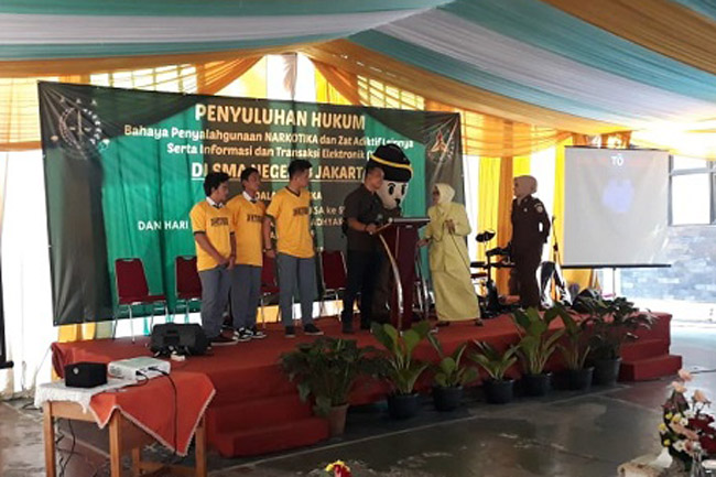 Ikatan Adhyaksa Darmakarini Kunjungi SMA Negeri 3 Jakarta Selatan