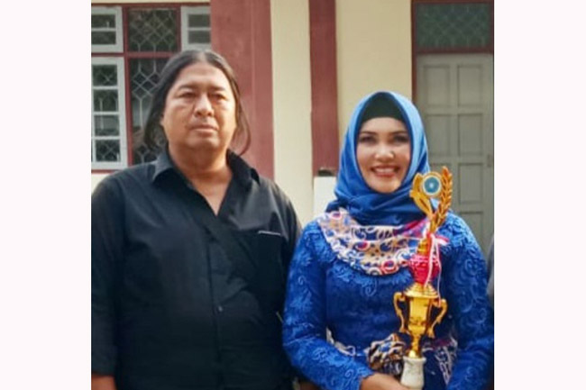Anggota TP PKK Kapuas Kembangkan Batik Benang Bintik