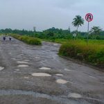 Jalan Kawasan Ekonomi Khusus Kabupaten Sorong Rusak Parah
