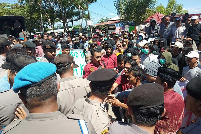 Tak Lulus Penetapan Anggota DPRD Wajo, Simpatisan Arifuddin Demo