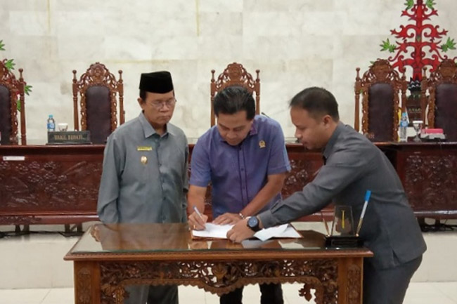 Pemda dan DPRD Kapuas Tandatangani Nota Kesepakatan KUA PPAS APBD-P 2019