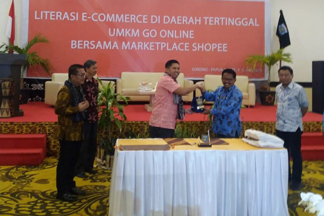 Literasi E-Commerce Daerah Tertinggal UMKM Go Online