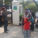 Emak-emak Korban Pinjaman Online Gruduk Pengadilan Negeri Jakpus