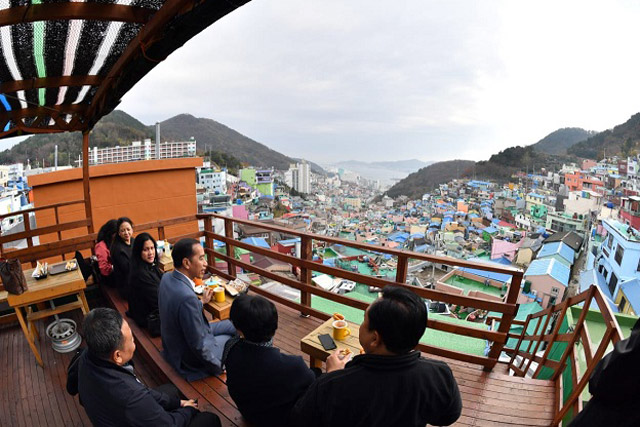 Jokowi: Desa Budaya Gamcheon di Busan Bisa Jadi Inspirasi
