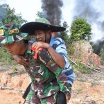 Ratusan Prajurit Korem 091 ASN Padamkan Karhutla di Desa Tani Aman