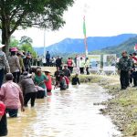 Jokowi Tinjau Padat Karya Tunai Saluran Irigasi di Nunukan Jokowi Tinjau Padat Karya Tunai Saluran Irigasi di Nunukan