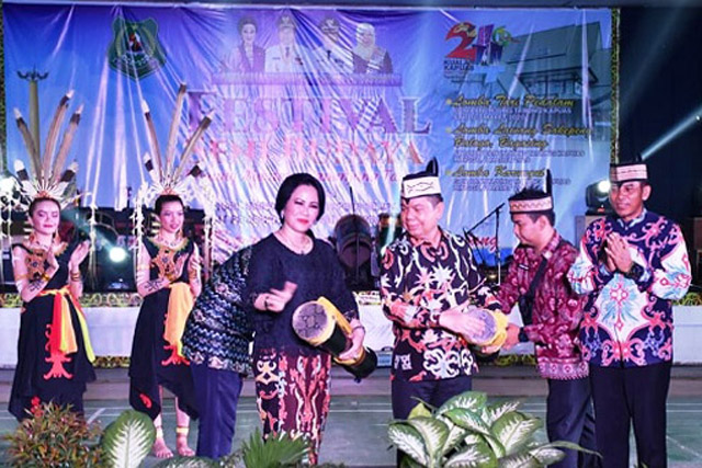 Festival Tingang Menteng Panunjung Tarung Kabupaten Kapuas Resmi Ditutup