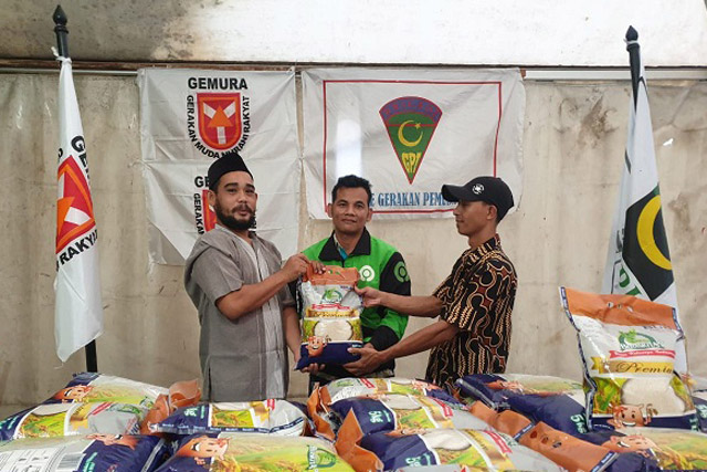 Prihatin Nasib Pekerja Harian, Gemura GPI Peduli Bagikan Beras