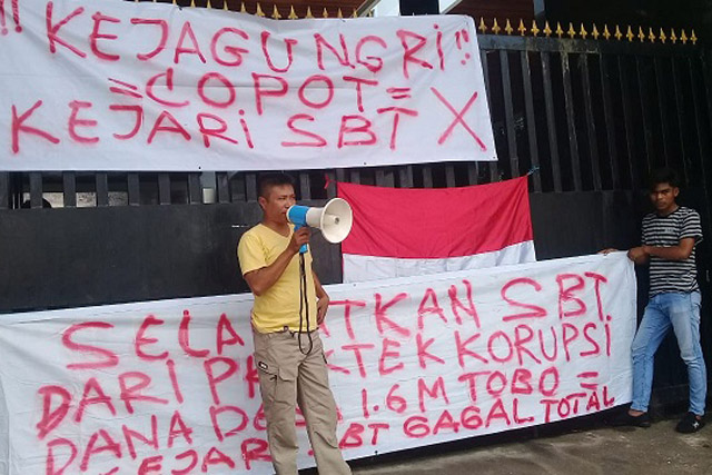 Jarnas Kompak Datangi Kejagung, Minta Kajari SBT Dicopot