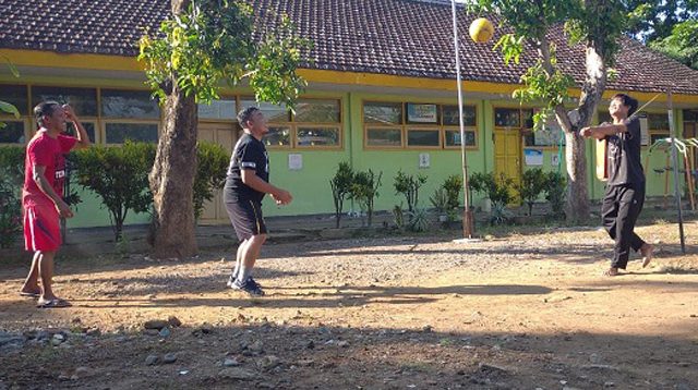 Penghuni Rumah Karantina Desa Tanjungsari Jalani Ramadhan Dengan Berolahraga