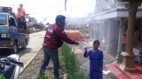 Pemdes Pandansari Gelar Penyemprotan Disinfektan dan Bagi Masker