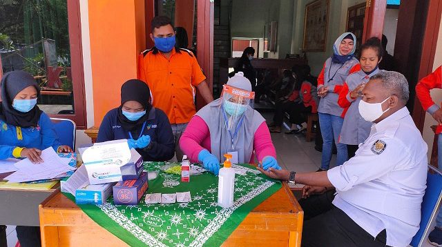 Komisioner KPUD Raja Ampat Bersama Jajaran Melakukan Rapid Test