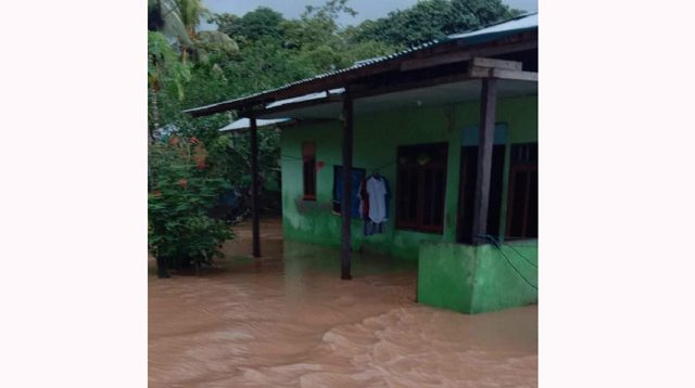 Penangkal Banjir Rusak, Tiga Rumah Warga Kampung Aduwey Distrik Misool Utara Rusak